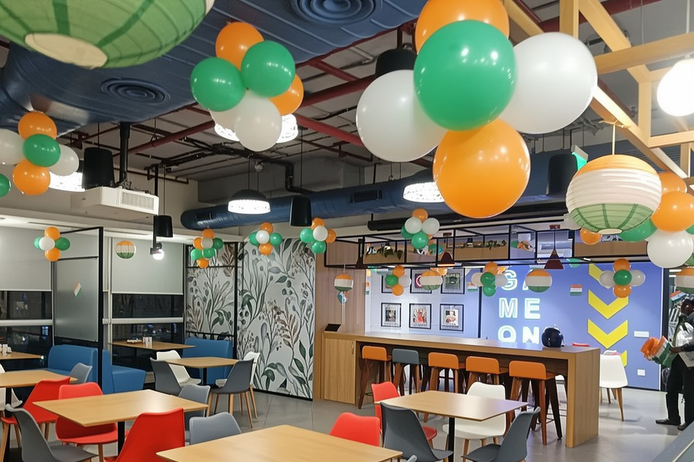 Tri Color Office Decoration