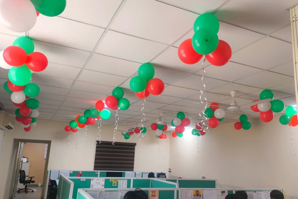Office Christmas Balloon Decoration