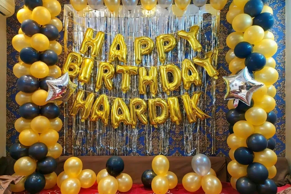 Elegant Black And Golden Garland