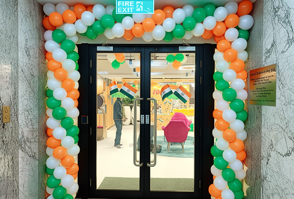 Tri Color Gate Decoration